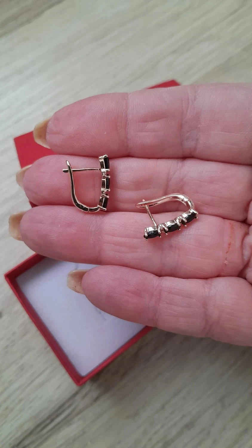 Pendientes dorados y negros – photo 4